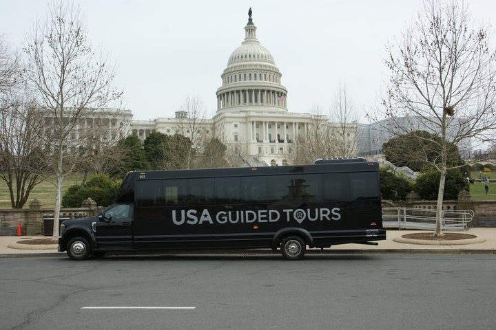 Small Group Tour of DC - Luxury Climate-Controlled Bus - Photo 1 of 11